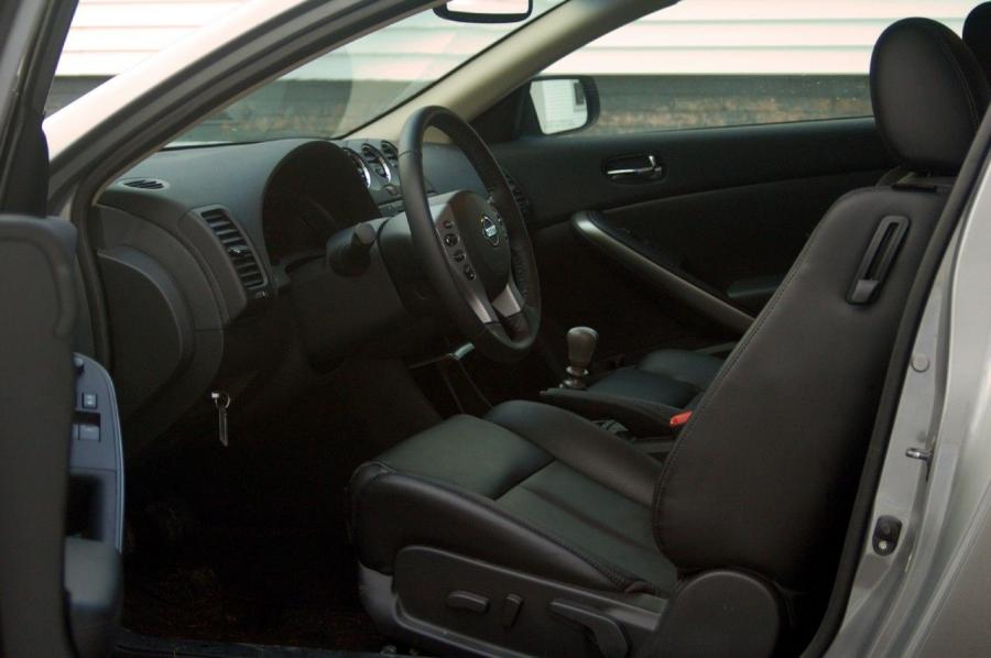  Nissan Altima Coupe 2.5S 2008 года  (фото 29 из 50)